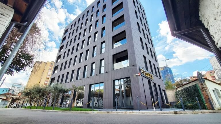 Starlight Hotel in Tirana